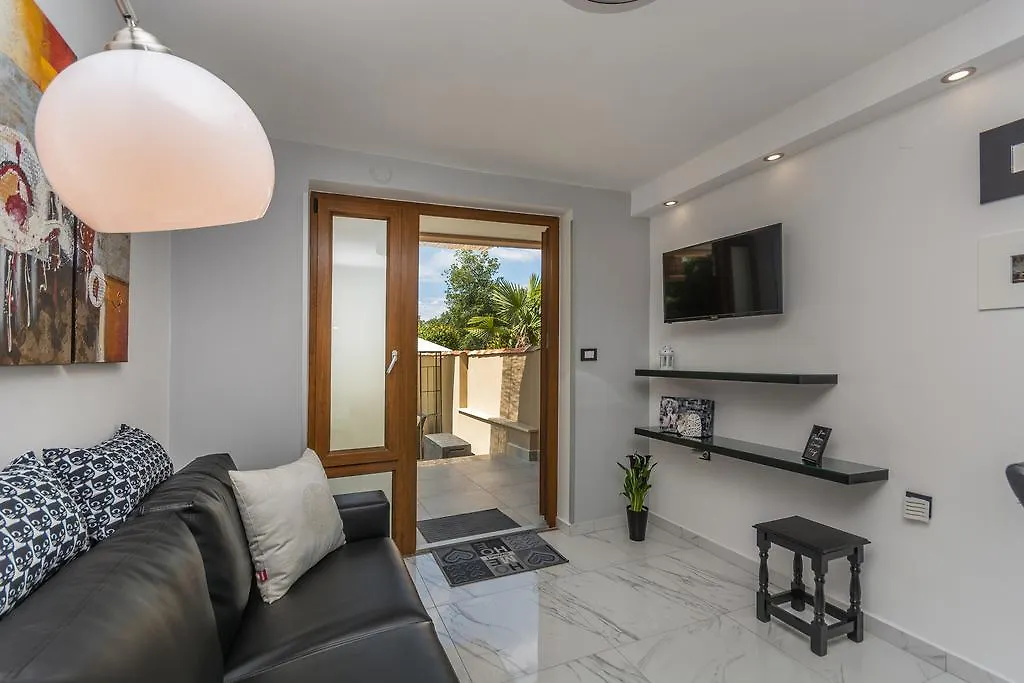 Luxury Apartments Sonja Porec 0*,