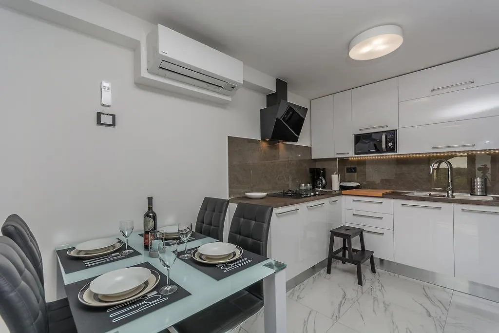 Luxury Apartments Sonja Porec 0*,