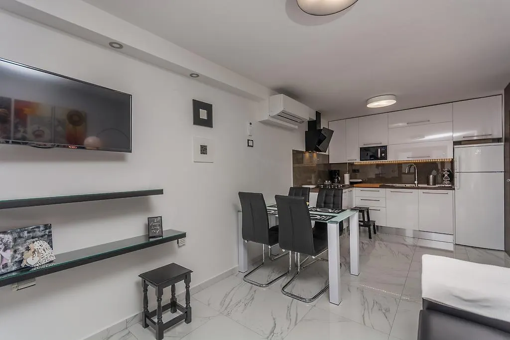 Luxury Apartments Sonja Porec 0*,