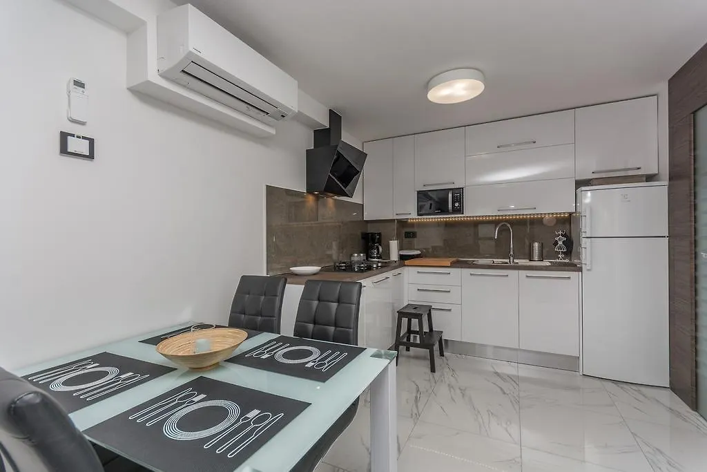 Luxury Apartments Sonja Porec 0*,
